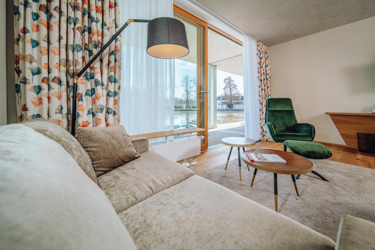 Palac Pakoszow Schlosshotel Wernersdorf يلينيا غورا المظهر الخارجي الصورة A suite at the Hotel