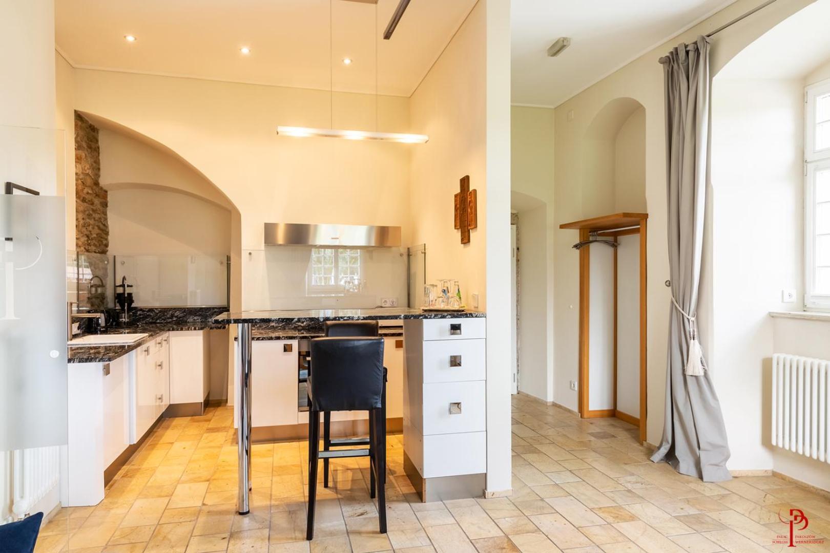 Palac Pakoszow Schlosshotel Wernersdorf يلينيا غورا المظهر الخارجي الصورة The interior of a typical apartment