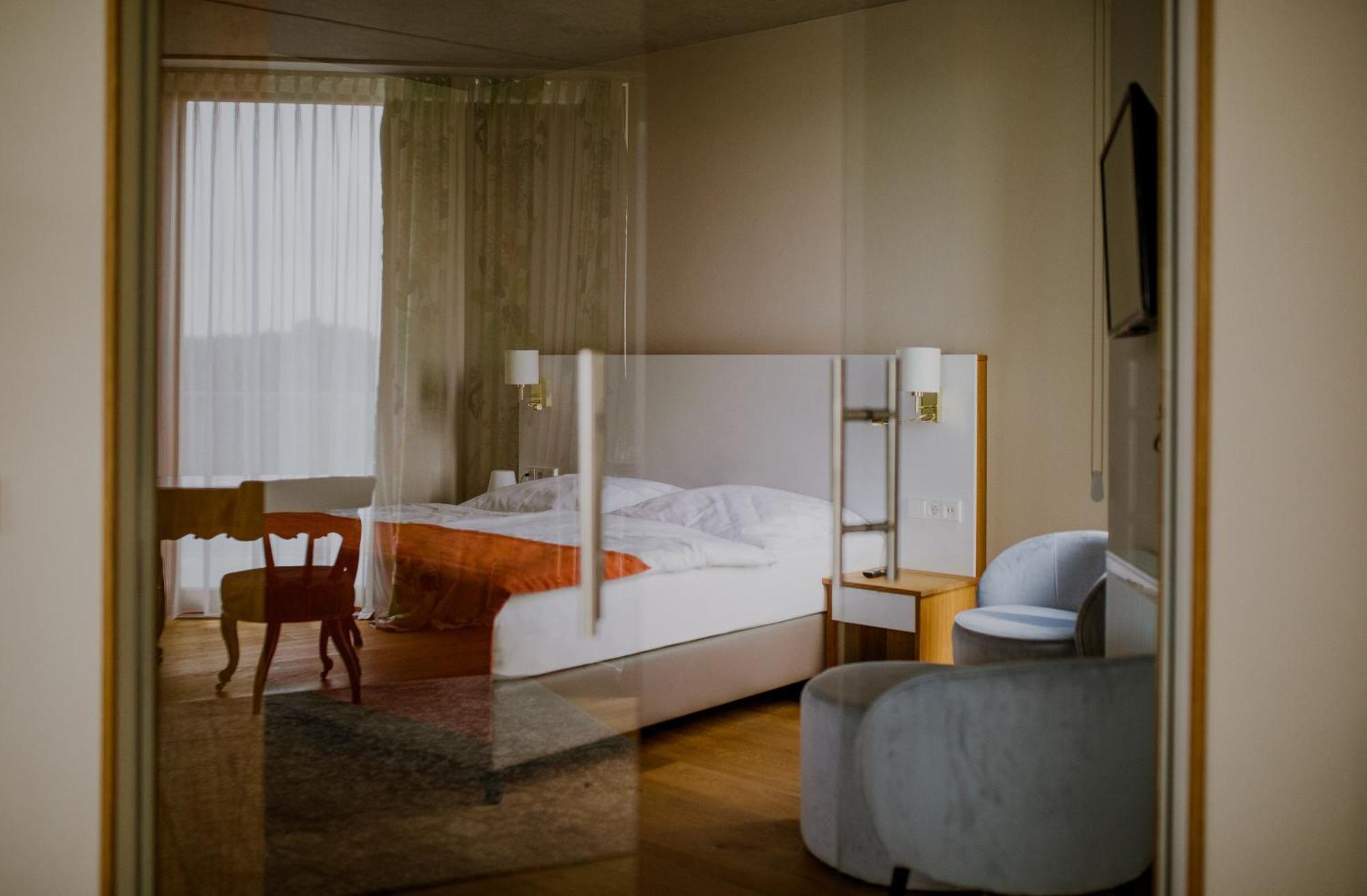 Palac Pakoszow Schlosshotel Wernersdorf يلينيا غورا المظهر الخارجي الصورة A room at the hotel