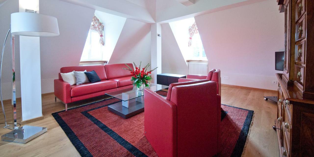 Palac Pakoszow Schlosshotel Wernersdorf يلينيا غورا المظهر الخارجي الصورة A living room