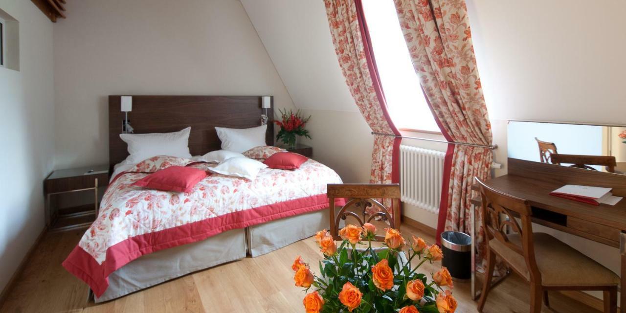 Palac Pakoszow Schlosshotel Wernersdorf يلينيا غورا المظهر الخارجي الصورة A bedroom in the hotel